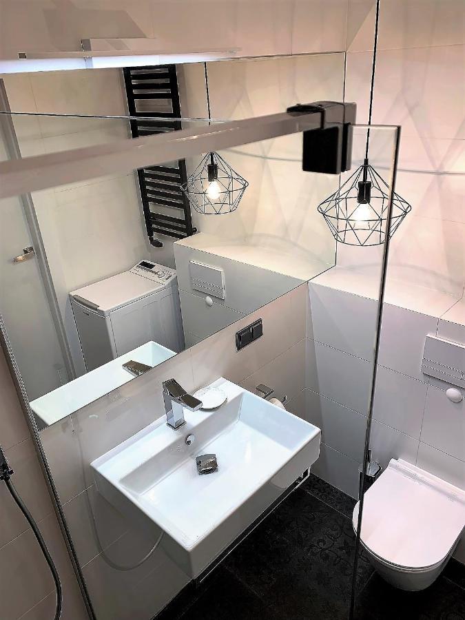 A Modern Apartment For 2 People คราคูฟ ภายนอก รูปภาพ